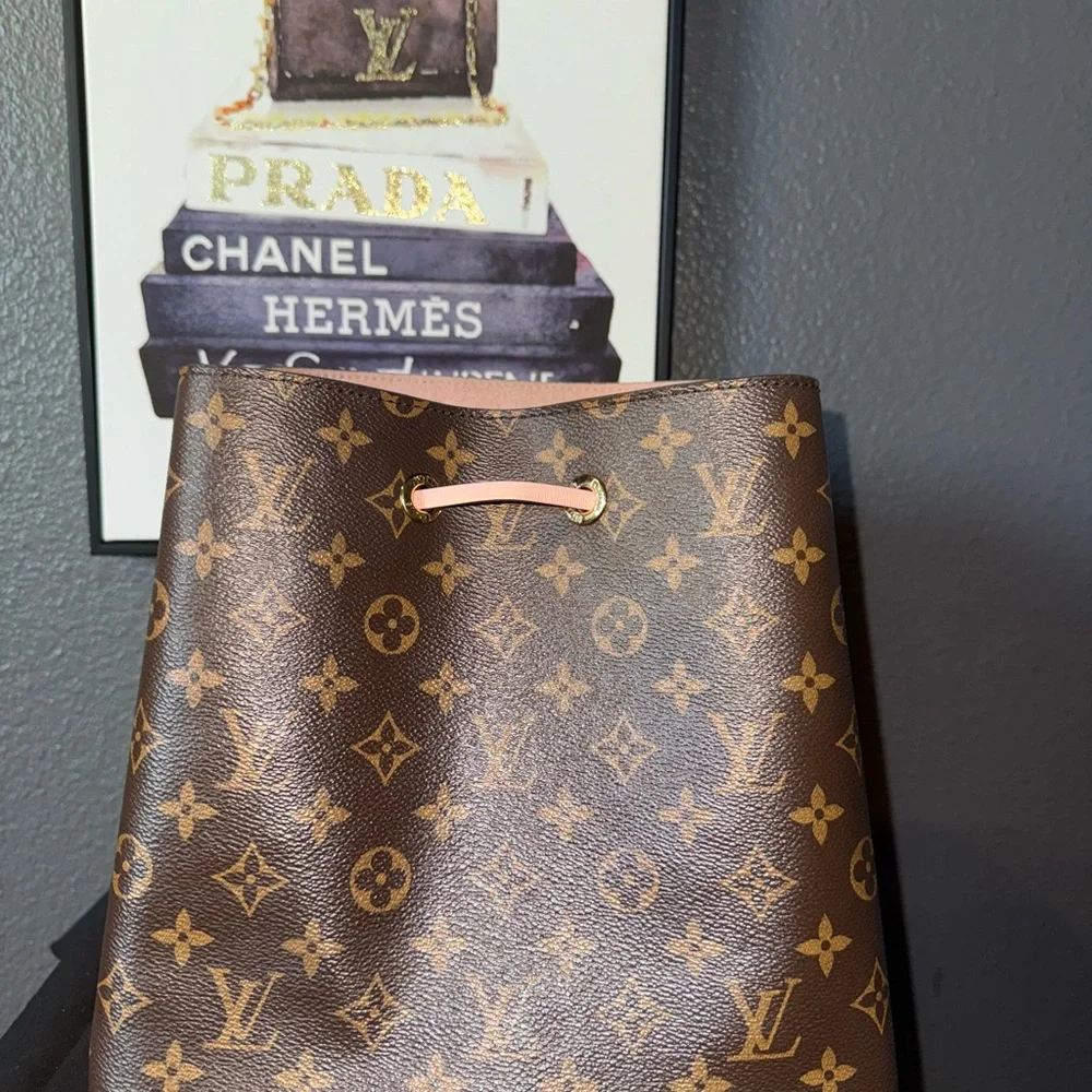 Louis Vuitton Monogram Neonoe MM